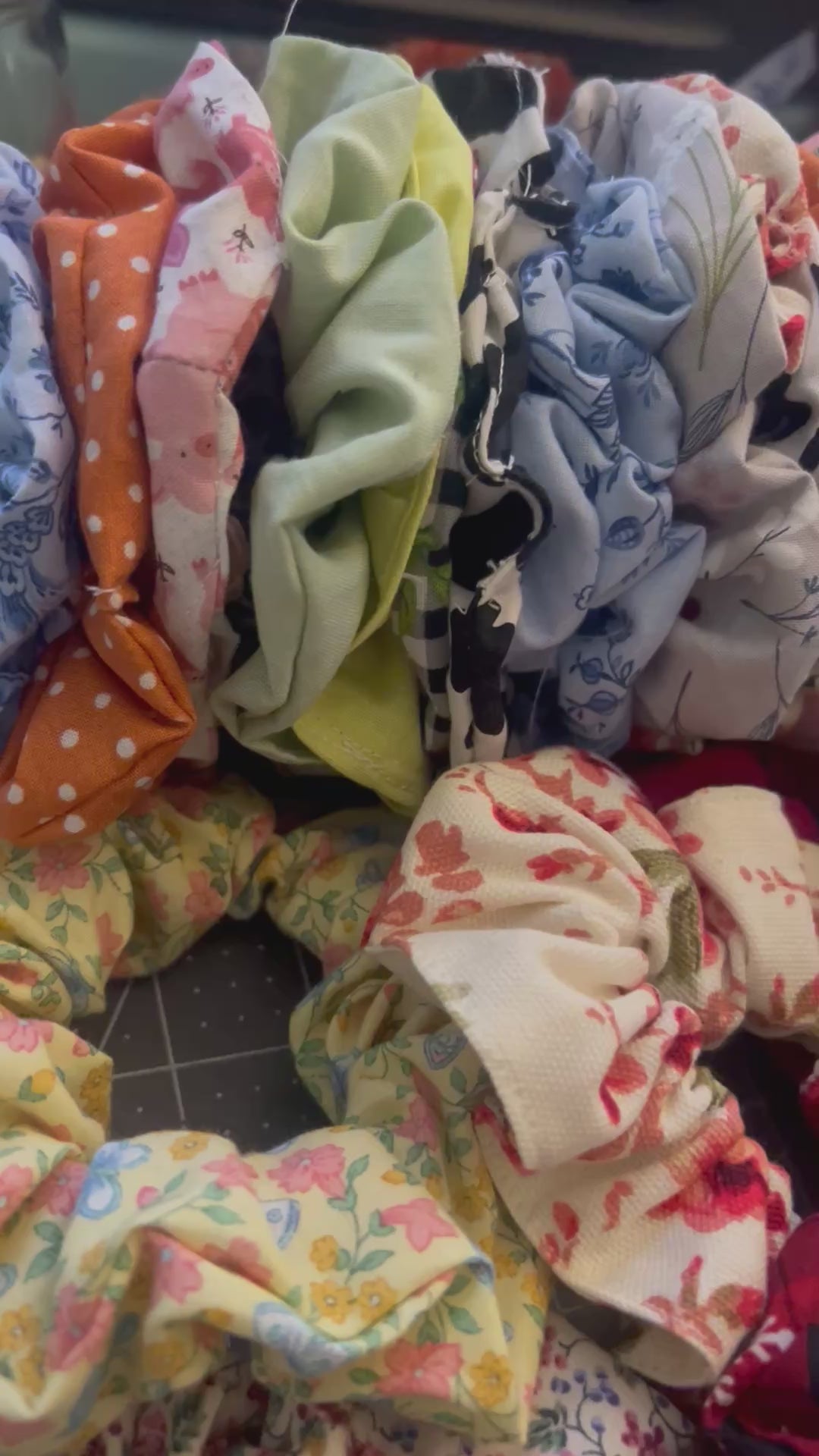 Vintage Floral - Scrunchie